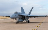 [ẢNH] Mỹ mất 4 chiếc F/A-18 vì cú hạ cánh lỗi của E-2D trên tàu sân bay đang răn đe Iran