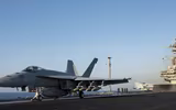 [ẢNH] Mỹ mất 4 chiếc F/A-18 vì cú hạ cánh lỗi của E-2D trên tàu sân bay đang răn đe Iran