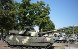 [ẢNH] Ukraine biểu dương lực lượng tăng thiết giáp hùng hậu răn đe ly khai miền Đông