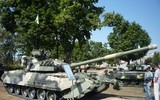 [ẢNH] Ukraine biểu dương lực lượng tăng thiết giáp hùng hậu răn đe ly khai miền Đông