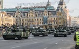 [ẢNH] Ukraine biểu dương lực lượng tăng thiết giáp hùng hậu răn đe ly khai miền Đông