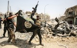 [ẢNH] Khủng bố IS bất ngờ tấn công quân đội Syria gây thương vong lớn
