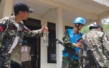 [ẢNH] Chiến sĩ gìn giữ hòa bình Việt Nam huấn luyện sử dụng súng trường Pindad SS2 tối tân