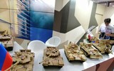 [ẢNH] Loạt mô hình thiết giáp tối tân của Nga trưng bày ngay tại Hà Nội
