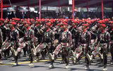 [ẢNH] Quân đội Indonesia duyệt binh hoành tráng khoe dàn vũ khí nội địa cực mạnh