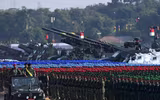 [ẢNH] Quân đội Indonesia duyệt binh hoành tráng khoe dàn vũ khí nội địa cực mạnh