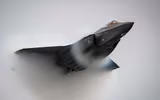 [ẢNH] Tiêm kích F-35 bắn nhầm UAV tàng hình đắt tiền XQ-58A Valkyrie khi luyện tập?