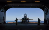 [ẢNH] Tàu đổ bộ tối tân nhất của Mỹ mang đầy F-35B tập trận tại Biển Đông