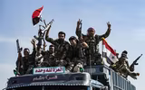 [ẢNH] Quân đội Syria ào ạt tiến vào thành phố Raqqa và al-Hasakah tiếp quản căn cứ Mỹ
