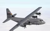 [ẢNH] ‘Lực sĩ’ C-130J Super Hercules ‘ngã sấp mặt’ ngay khi chuẩn bị cất cánh