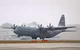 [ẢNH] ‘Lực sĩ’ C-130J Super Hercules ‘ngã sấp mặt’ ngay khi chuẩn bị cất cánh