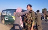 [ẢNH] Quân đội Syria cùng vũ khí hạng nặng ào ạt trở lại thị trấn Tal Tamr