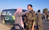 [ẢNH] Quân đội Syria cùng vũ khí hạng nặng ào ạt trở lại thị trấn Tal Tamr