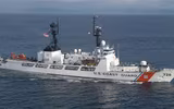 [ẢNH] Cảnh sát biển Việt Nam thăm tàu tuần tra USCGC John Midgett sắp được Mỹ bàn giao
