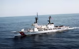 [ẢNH] Cảnh sát biển Việt Nam thăm tàu tuần tra USCGC John Midgett sắp được Mỹ bàn giao