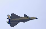 [ẢNH] Trung Quốc: Su-57 không có cửa thắng J-20 khi đối đầu ở độ cao lớn