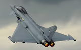 [ẢNH] Tiêm kích Eurofighter Typhoon vội vã rút lui sau khi bị radar S-400 chiếu xạ
