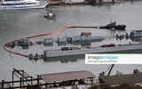 [ẢNH] Hiện trường vụ tàu ngầm Nga chìm theo ụ nổi trong cảng Sevastopol