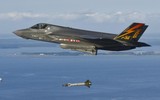 [ẢNH] Máy bay Mỹ bị tố cáo nã rocket vào doanh trại quân Nga trên đất Syria