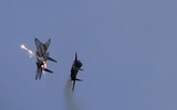 [ẢNH] Máy bay Mỹ bị tố cáo nã rocket vào doanh trại quân Nga trên đất Syria