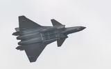 [ẢNH Vụ Su-57 Nga rơi: Trung Quốc ‘dìm hàng’ không thương tiếc, tranh thủ khoe J-20