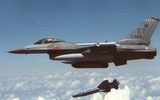 [ẢNH] Máy bay Mỹ tấn công dữ dội, phá hủy căn cứ Iran trên đất Syria