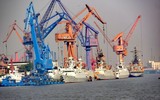 [ẢNH] Tàu đổ bộ Type 075 Trung Quốc vẫn ngổn ngang sau 4 tháng hạ thủy