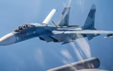 [ẢNH] Su-27 Nga suýt gặp thảm họa khi cố gắng chặn máy bay NATO