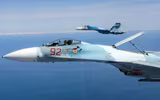 [ẢNH] Su-27 Nga suýt gặp thảm họa khi cố gắng chặn máy bay NATO