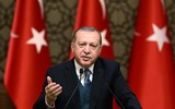 [ẢNH] Thổ Nhĩ Kỳ cảnh báo bắn hạ máy bay lạ, không loại trừ chiến đấu cơ Nga tại Syria