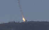 [ẢNH] Thổ Nhĩ Kỳ cảnh báo bắn hạ máy bay lạ, không loại trừ chiến đấu cơ Nga tại Syria