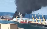[ẢNH] Sự thật tàu chở vũ khí Thổ Nhĩ Kỳ bị bắn cháy ngay khi cập cảng Tripoli
