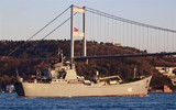 [ẢNH] Thổ Nhĩ Kỳ dọa 'bóp yết hầu' Bosphorus, chặn đường tiếp vận của Nga cho Syria