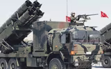 [ẢNH] Thổ Nhĩ Kỳ ào ạt phóng tên lửa hạng nặng vào vị trí của quân đội Syria
