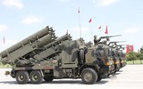 [ẢNH] Thổ Nhĩ Kỳ ào ạt phóng tên lửa hạng nặng vào vị trí của quân đội Syria