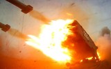 [ẢNH] Hỏa thần nhiệt áp Solntsepek của Nga mạnh gấp đôi TOS-1A Buratinos đã tới Syria