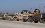 [ẢNH] Thiết giáp Mỹ chặn đường, buộc quân cảnh Nga rời khu vực quan trọng tại Syria