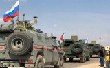 [ẢNH] Thiết giáp Mỹ chặn đường, buộc quân cảnh Nga rời khu vực quan trọng tại Syria
