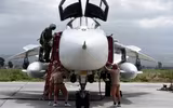 [ẢNH] Nga tăng cường Su-24 tới căn cứ Hmeimim, dấu hiệu tái khởi động chiến dịch Idlib?