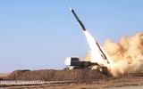 [ẢNH] Iran bất ngờ triển khai hàng chục tổ hợp tên lửa khóa chặt Eo biển Hormuz