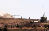 [ẢNH] Pháo binh Thổ Nhĩ Kỳ bắn phá dữ dội vị trí quân đội Syria tại Tây Aleppo