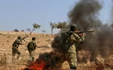 [ẢNH] Thổ Nhĩ Kỳ điều động số lượng khổng lồ binh sĩ và phương tiện áp sát Idlib