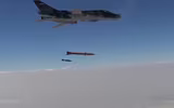 [ẢNH] Iran trang bị cho Su-22 tên lửa đạn đạo phóng từ trên không tương tự Rampage của Israel
