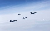 [ẢNH] Chiến đấu cơ Nga đánh chặn máy bay ném bom Mỹ đang mô phỏng tấn công Crimea
