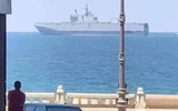 [ẢNH] Tàu sân bay Mistral của Ai Cập mang đầy trực thăng tấn công hiện đại tới Libya tham chiến