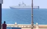 [ẢNH] Tàu sân bay Mistral của Ai Cập mang đầy trực thăng tấn công hiện đại tới Libya tham chiến