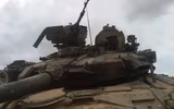 [ẢNH] Phòng không Nga bất lực nhìn Israel hủy diệt lô xe tăng T-90 vừa giao cho Syria