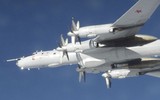 [ẢNH] Biên đội 7 chiếc Tu-142 Nga xuất kích trả đũa sau khi bị F-22 Mỹ áp sát