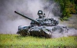 [ẢNH] Xe tăng Nga áp sát biên giới khi Belarus cảnh báo chiến tranh