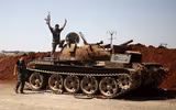 [ẢNH] IS chớp thời cơ tấn công lớn ở miền Trung khi quân đội Syria dồn lực lượng về Tây Bắc